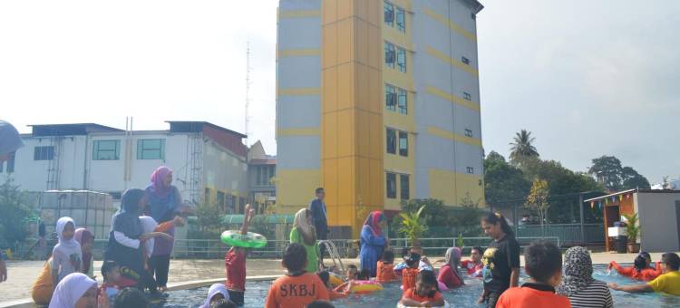 而连突达鲁尔马克穆尔酒店(Hotel DarulMakmur Jerantut)图片