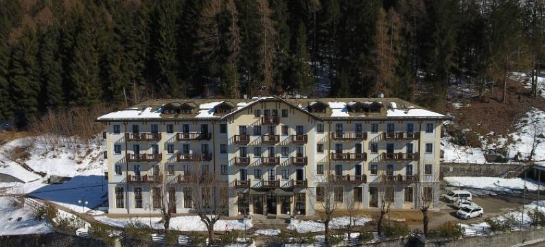 莱尼奥桥皇宫酒店(Palace Pontedilegno Resort)图片