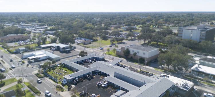 日出酒店 - 由OYO管理泰特斯维尔FL(Sunrise Inn by OYO Titusville FL)图片