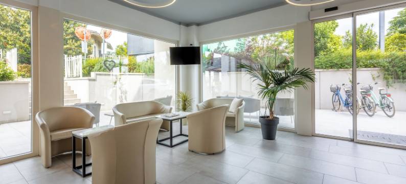 阿玛丽斯(Amaris)图片