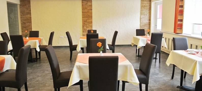 福鲁克斯佩帕拉迪斯伽尔特酒店(Frühstückspension Paradiesgartl)图片