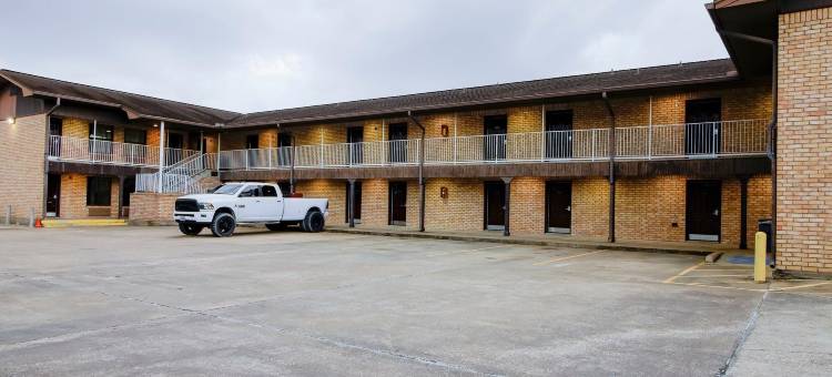 OYO Pinewood Inn & Suites Silsbee图片