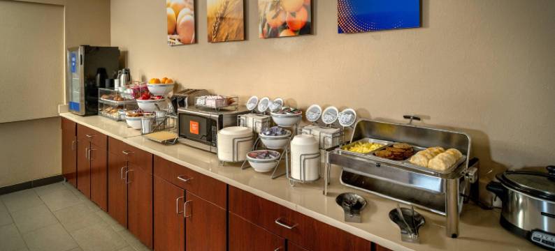 普雷斯顿斯堡西舒适套房酒店(Comfort Suites Prestonsburg West)图片