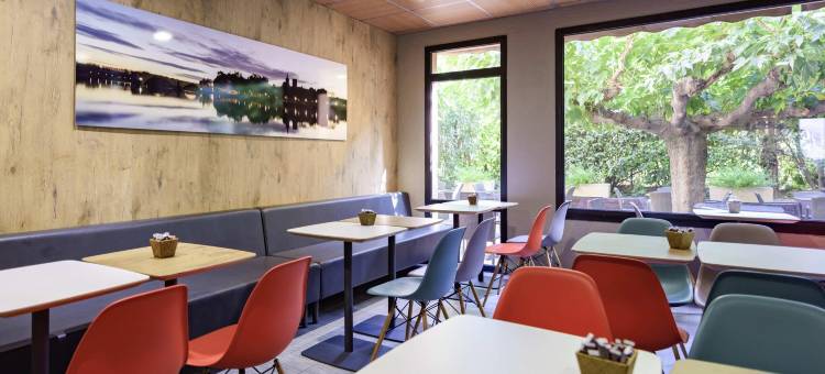 宜必思亚维侬中心欧洲大桥酒店(Ibis Avignon Centre Pont de l'Europe)图片