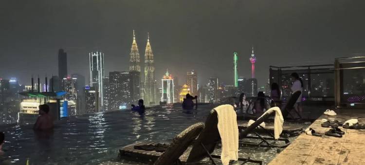 Laze的KLCC專業套房【中文禮遇 頂層雙峯塔景觀泳池 近双子塔】(Expressionz KLCC By Laze Home)图片