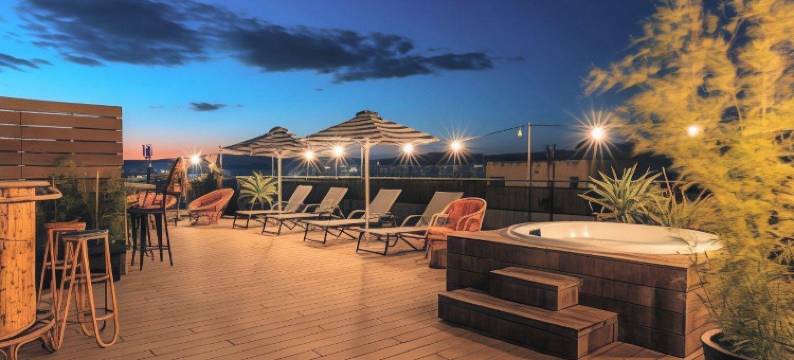 马克斯·布朗在雅典市中心(Max Brown Downtown Athens)图片