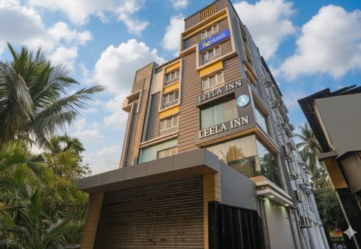 FabHotel Leela Inn - Nr Park Circus 7 Point Hotel Overview