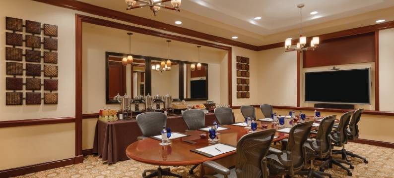 希尔顿海滨度假村酒店(The Waterfront Beach Resort, A Hilton Hotel)图片