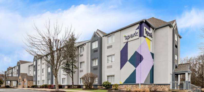 希尔顿斯特林杜勒斯机场Spark酒店(Spark by Hilton Sterling Dulles Airport)图片