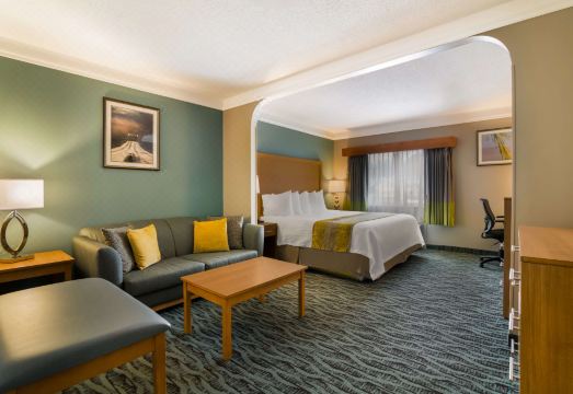 Best Western Plus Executive Court Inn  Conference Center Hotel Overview
