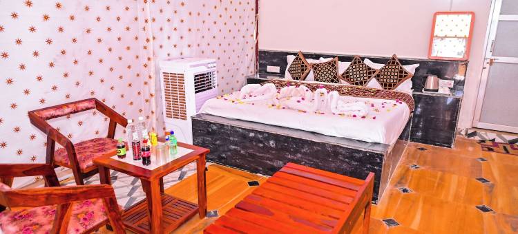 巴尔卡沙漠探险营地萨姆沙丘(Barkha Desert Safari Camp Sam Sand Dunes)图片