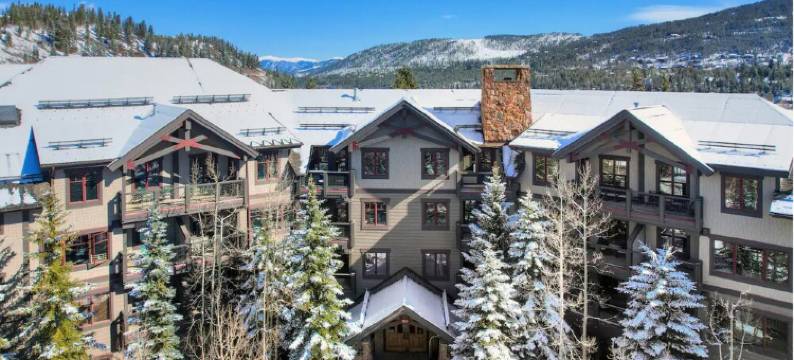 Luxury Breck Condo • Ski-in/Gondola-Out Access & Resort Pool View图片