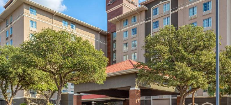 圣安东尼奥机场拉昆塔温德姆套房酒店(La Quinta Inn & Suites by Wyndham San Antonio Airport)图片