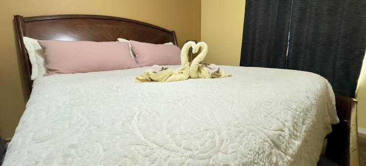 靠近海滩的池畔度假屋(The Poolside Escape Near Beaches)图片