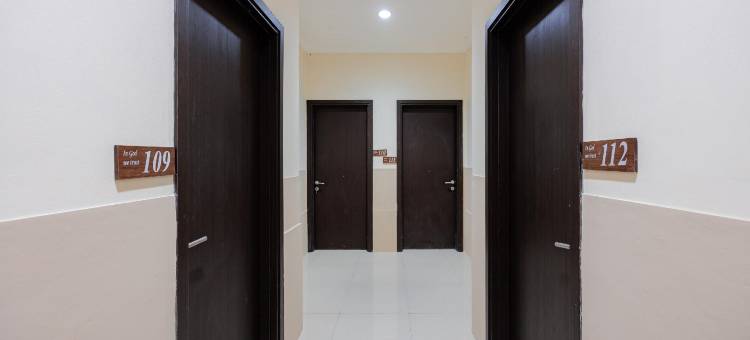 红多兹酒店-近西洛亚姆卡拉瓦奇3号(RedDoorz Near Siloam Karawaci 3)图片