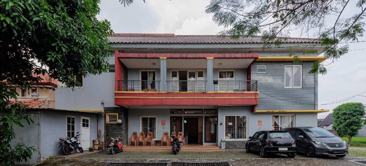 红多兹酒店-近西洛亚姆卡拉瓦奇3号(RedDoorz Near Siloam Karawaci 3)图片