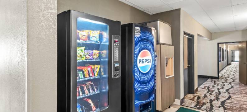 德梅因机场品质酒店及套房(Quality Inn & Suites des Moines Airport)图片