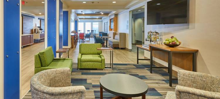 智选假日套房酒店梅德福的中央点(Holiday Inn Express & Suites MEDFORD-CENTRAL POINT by IHG)图片