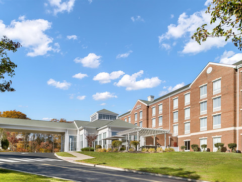 新伦敦米斯提克希尔顿花园酒店