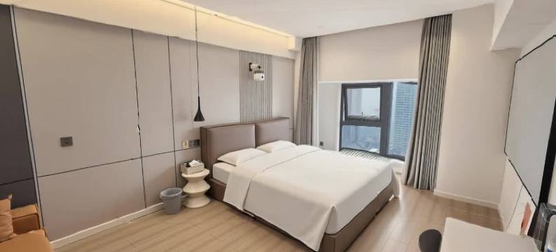 芸熙观影民宿(新乡宝龙广场店)图片