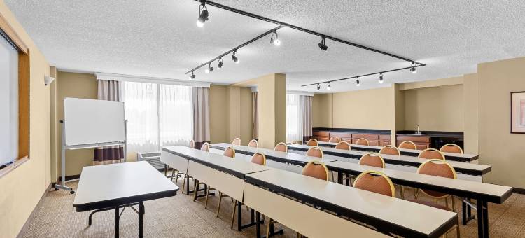 北莱克兰I-4舒适套房酒店(Comfort Inn & Suites Lakeland North I-4)图片