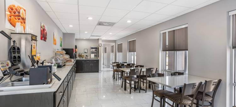 巴拿马城海滩附近凯艺套房酒店(Quality Inn & Suites Near Panama City Beach)图片