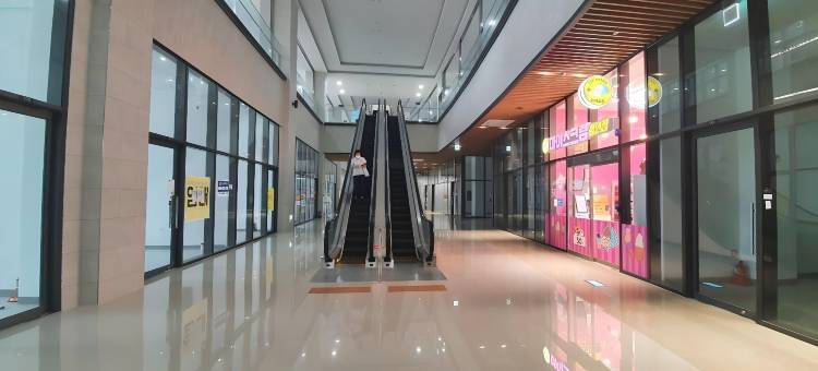 德十一月斯塔(The November Stay In Landmark)图片