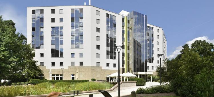 西南公园诺威纳酒店(Novina Hotel Suedwestpark Nuernberg)图片