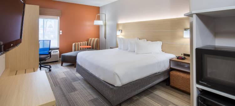 Holiday Inn Express 锡达拉皮兹(柯林斯道)(Holiday Inn Express Cedar Rapids (Collins RD))图片