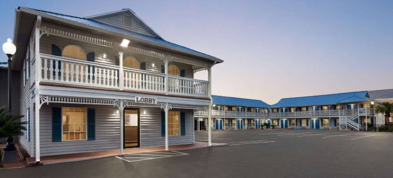 弗利速8酒店(Super 8 by Wyndham Foley)图片