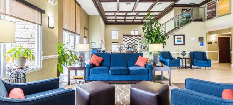 舒适套房酒店-近格林伍德大学(Comfort Inn & Suites Greenwood Near University)图片