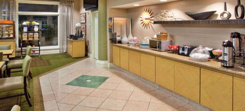 格林维尔海伍德拉昆塔温德姆套房酒店(La Quinta Inn & Suites by Wyndham Greenville Haywood)图片