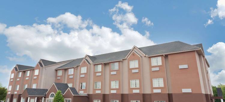 温德姆布兰登露天剧场戴斯酒店及套房(Days Inn & Suites by Wyndham Brandon Amphitheater)图片