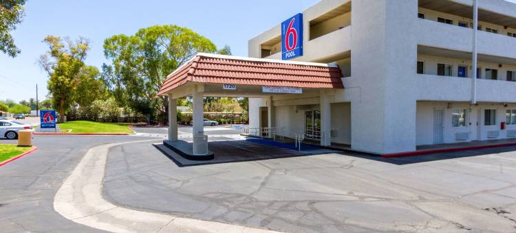 亚利桑那坦佩 - 凤凰城机场 - 牧师大道 6 号汽车旅馆(Tempe, AZ – Phoenix Airport – Priest Dr)图片