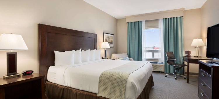 翡翠公园-里贾纳东华美达酒店(Ramada by Wyndham Emerald Park/Regina East)图片