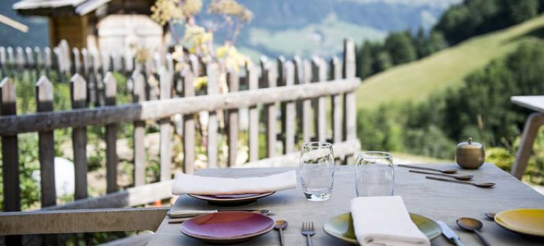 法国米其林星级名厨Emmanuel Renaut餐厅附属罗莱夏朵盐之花酒店(Flocons de Sel hotel - Relais & Châteaux)图片