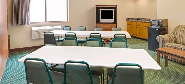 奥马哈埃普利机场-卡特湖温德姆速8酒店(Super 8 by Wyndham Omaha Eppley Airport/Carter Lake)图片