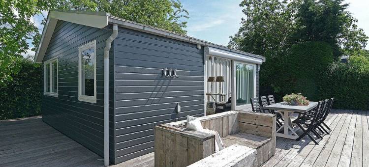 Stylish Bungalow With Gorgeous Location on Reeuwijk Lake图片