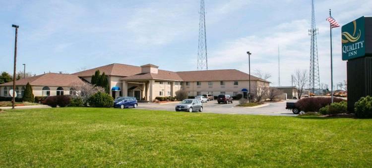 靠近日内瓦湖的伍德斯托克品质酒店旅店和套房(Quality Inn & Suites Woodstock Near Lake Geneva)图片