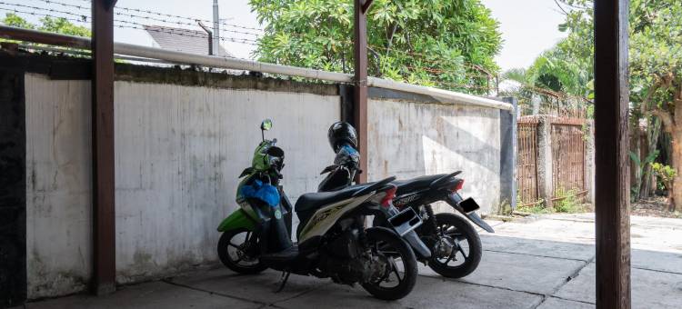 红多兹酒店-近茂物布布拉克码头(RedDoorz Near Terminal Bubulak Bogor)图片