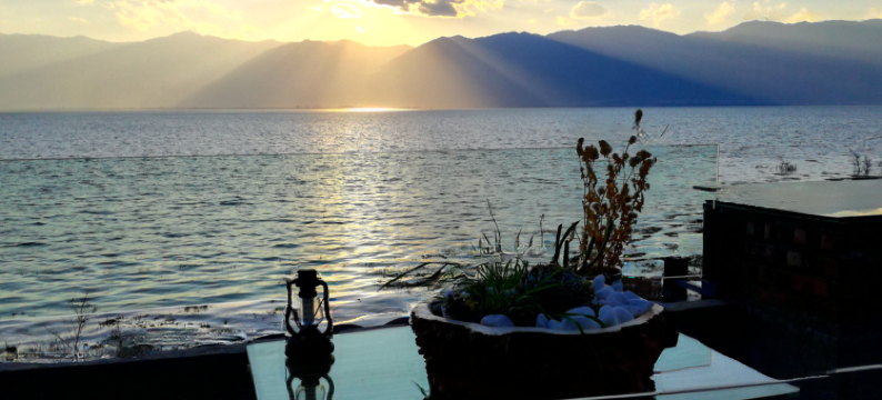 阳光童画·丨民俗风韵丨270°露台海景设计师美宿(双廊洱海店)图片