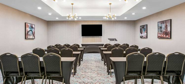 达拉斯沃斯堡机场西-格拉德-帕克斯拉昆塔温德姆套房酒店(La Quinta Inn & Suites by Wyndham DFW West-Glade-Parks)图片