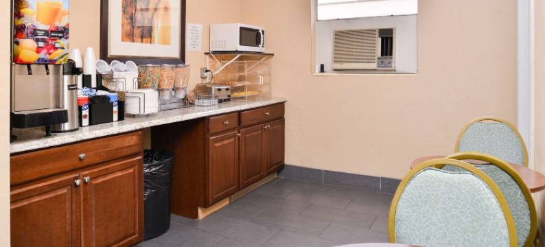 奥古斯塔历史区市中心美洲最佳价值酒店(Americas Best Value Inn Augusta)图片