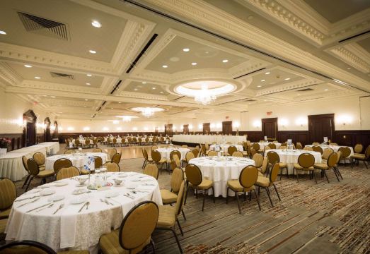 Radisson Hotel Cincinnati Riverfront Hotel Overview