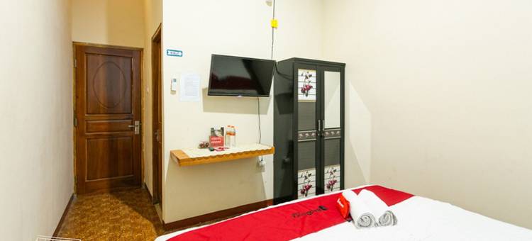 红多兹伊斯兰酒店-近斯拉根中央公园(RedDoorz Syariah @ Sakinah Guesthouse)图片