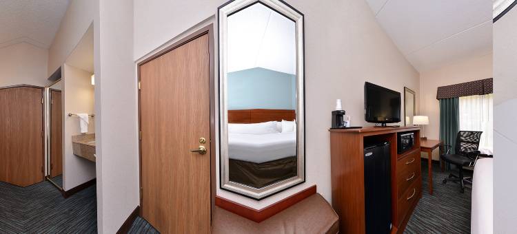 智选假日套房酒店圣玛丽斯(Holiday Inn Express & Suites ST Marys)图片