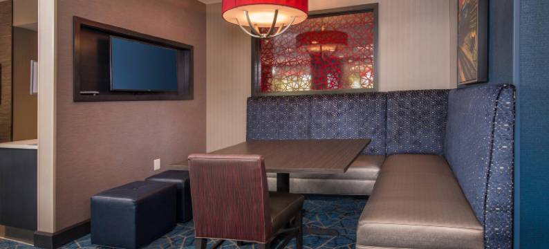 阿尔图纳万枫酒店及套房(Fairfield Inn & Suites Altoona)图片