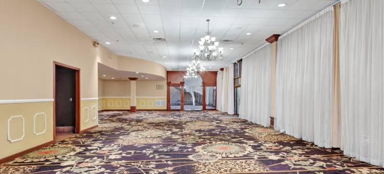 希尔顿逸林酒店-夏洛特镇(DoubleTree by Hilton Charlottesville)图片