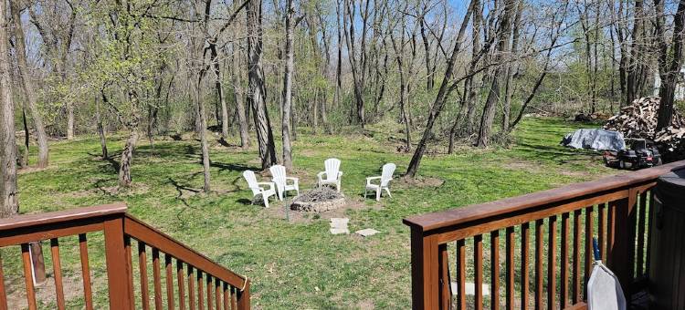 3 BdrHomew/HotTub+FREE Firewood,sleeps10inMauston,closeto WI Dells/Attractions图片