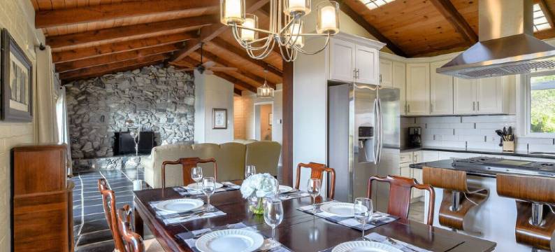 Skyline Retreat with Spectacular Bay Views图片